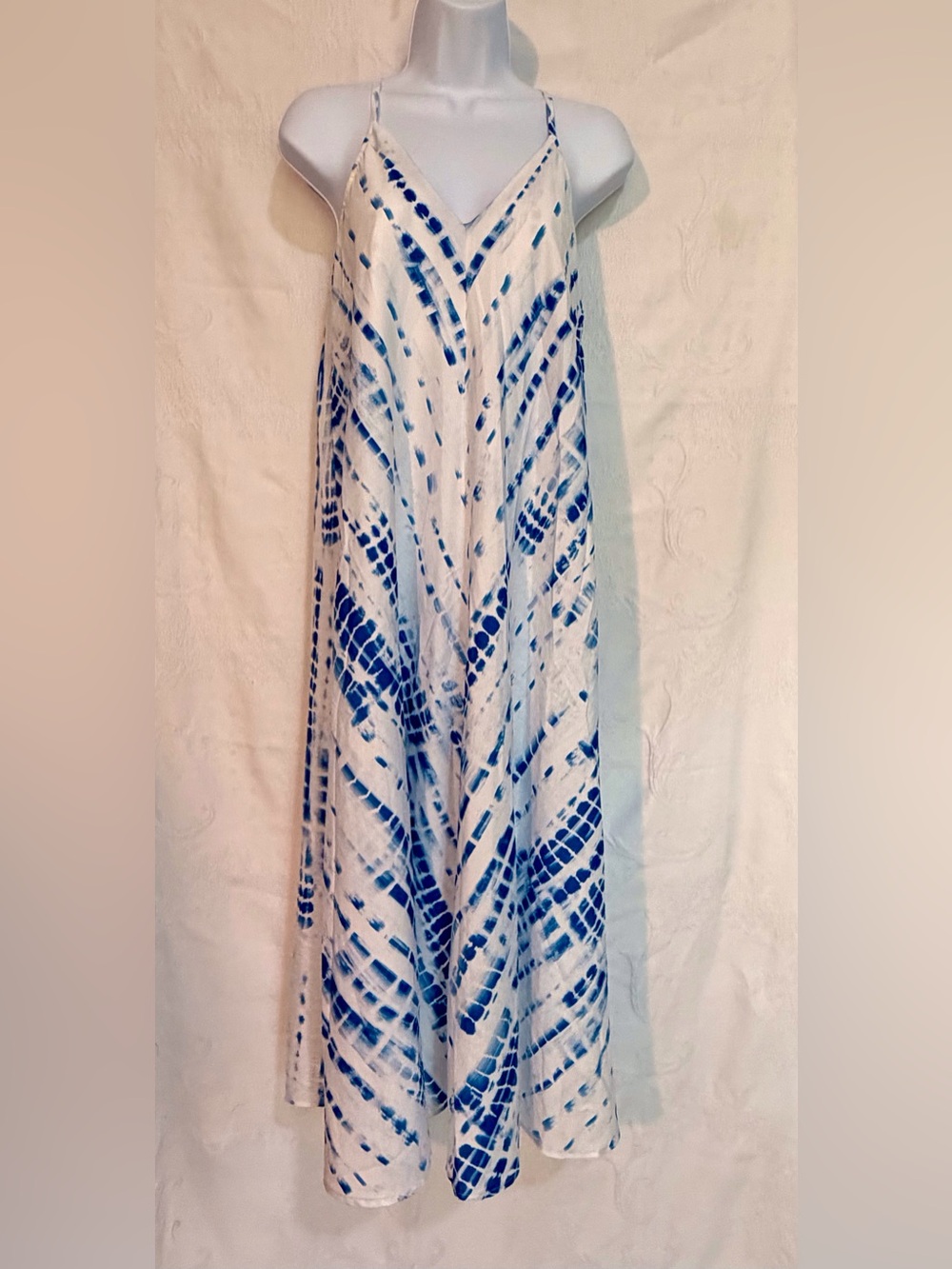 SHEIN White Maxi Dress with Blue Tie-Dye Print D0054